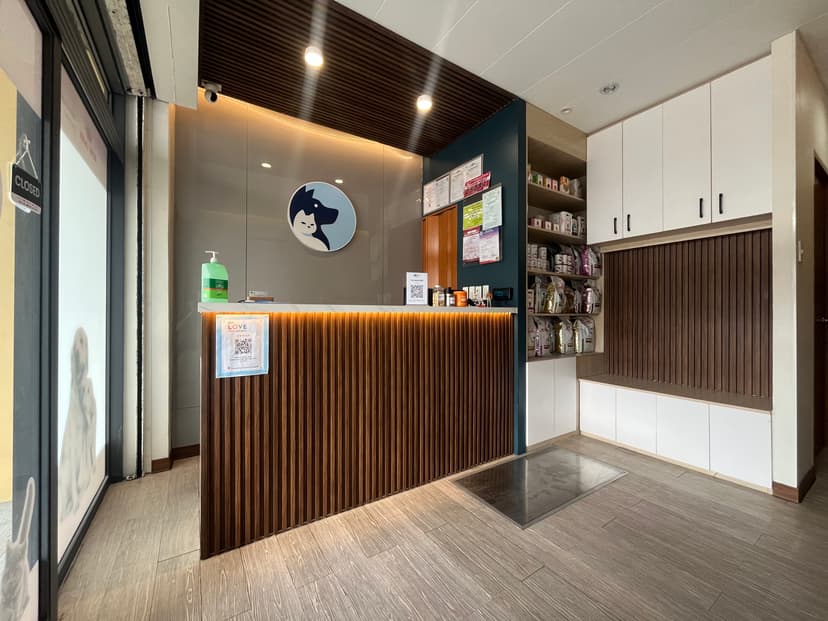 Waiting Area - Comfortable space for pet owners